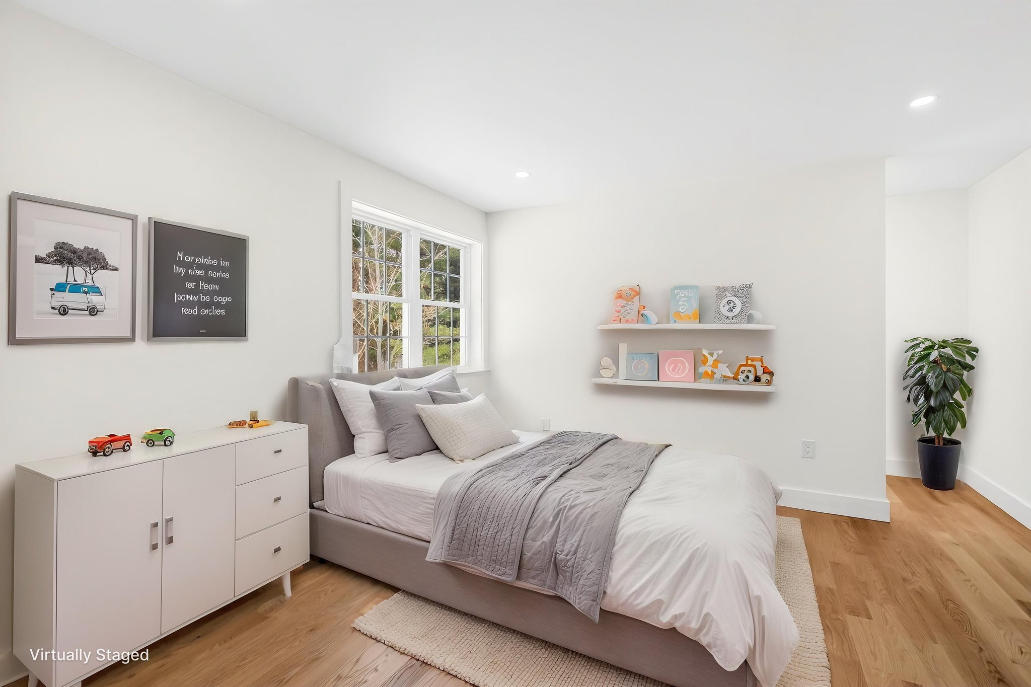 IMG_0992 virtually staged.jpeg