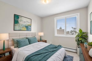 DSC03402 virtually staged.jpeg