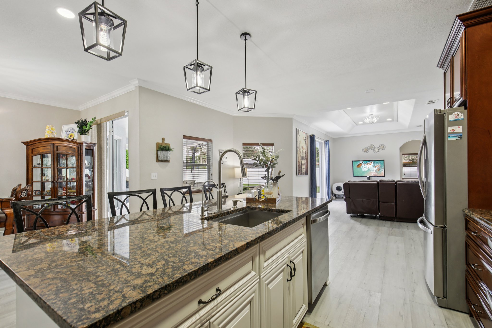 W Price Blvd-S2108-012.jpg
