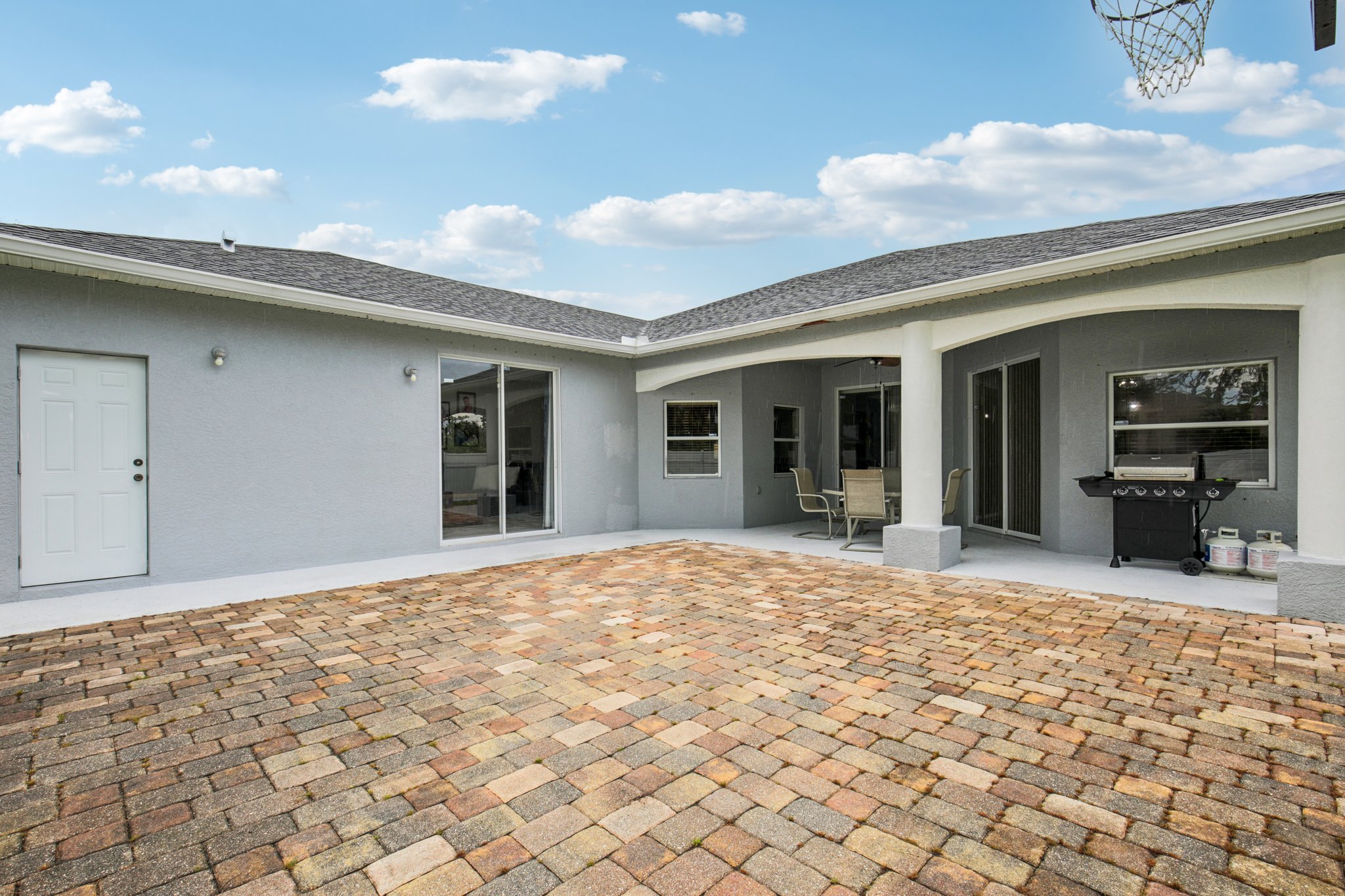 W Price Blvd-S2108-042.jpg