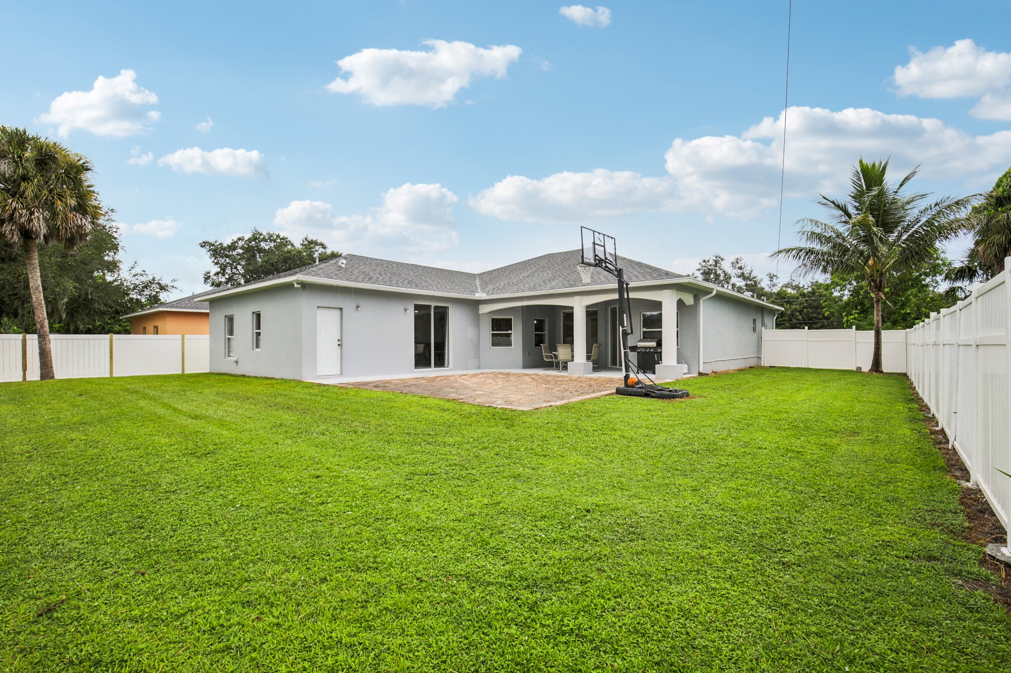 W Price Blvd-S2108-046.jpg