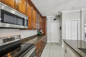 W Price Blvd-S2108-016.jpg