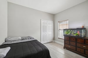 W Price Blvd-S2108-027.jpg