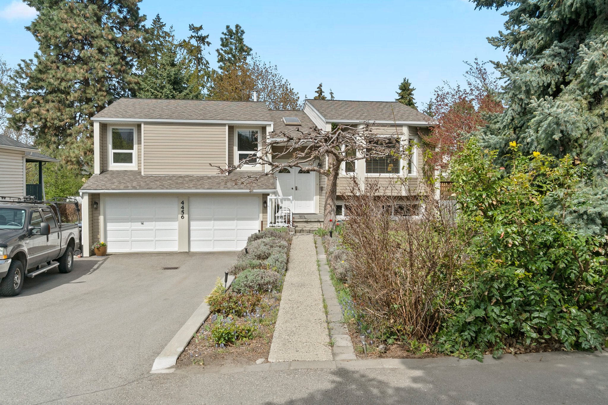 4456 Lakeshore Rd, Kelowna, BC V1W 1W8 Peak Exposure