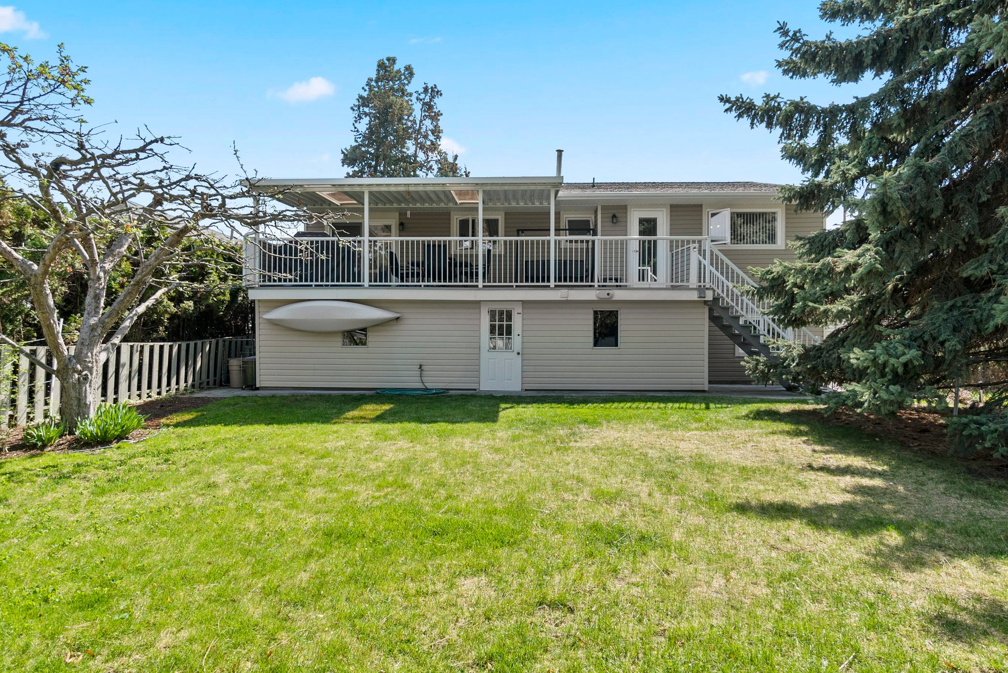 4456 Lakeshore Rd, Kelowna, BC V1W 1W8 Peak Exposure