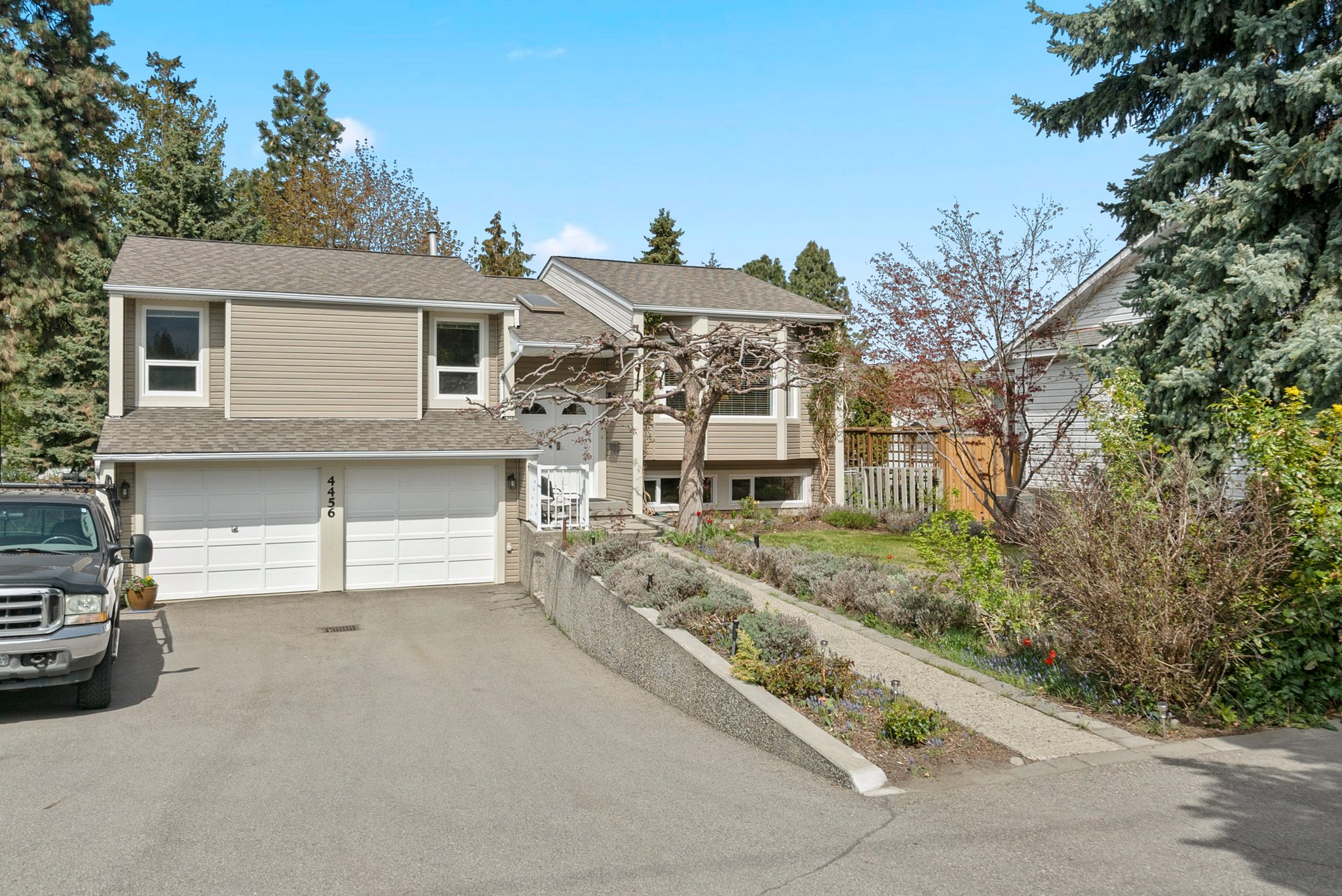 4456 Lakeshore Rd, Kelowna, BC V1W 1W8 Peak Exposure