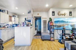 W 162nd St-S2012-014.jpg