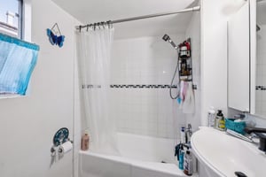 W 162nd St-S2012-027.jpg