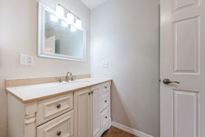 Primary Bathroom 1c