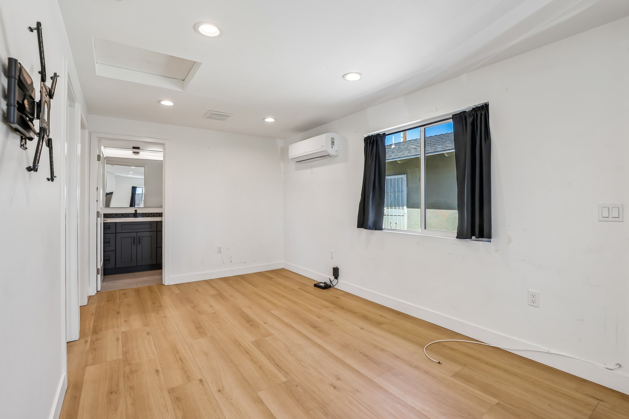 Farquhar Ave A-S1709-010.jpg