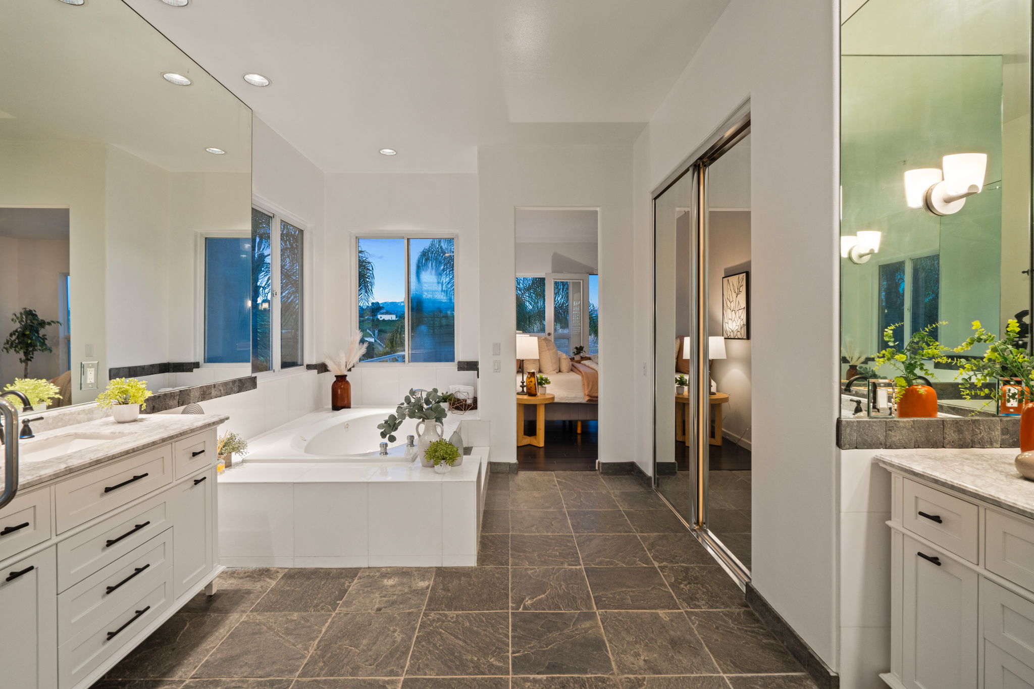 4462 Fallsbrae Rd-128