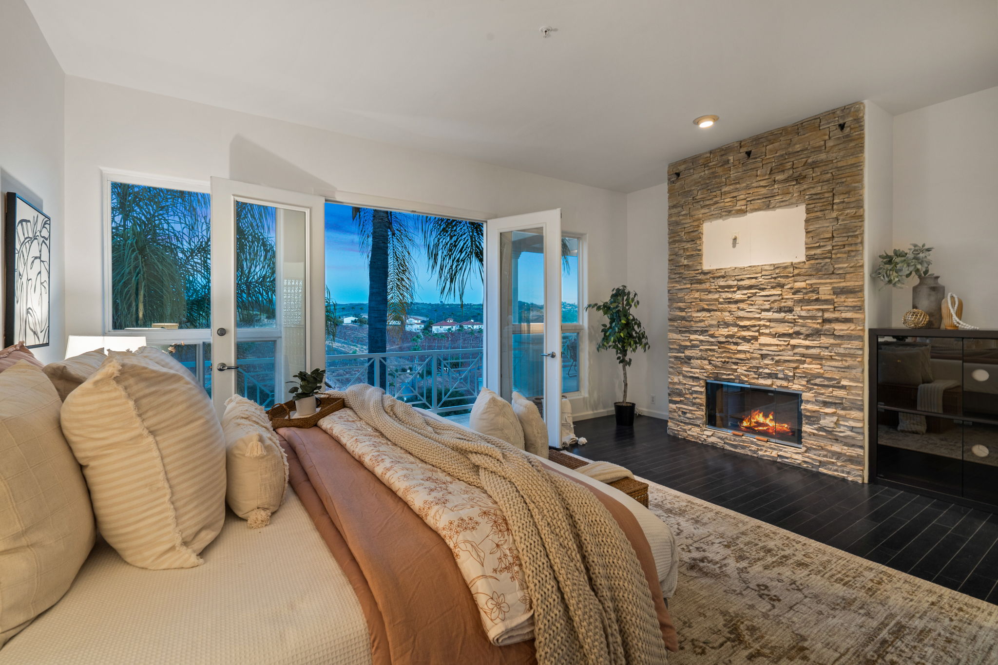 4462 Fallsbrae Rd-125