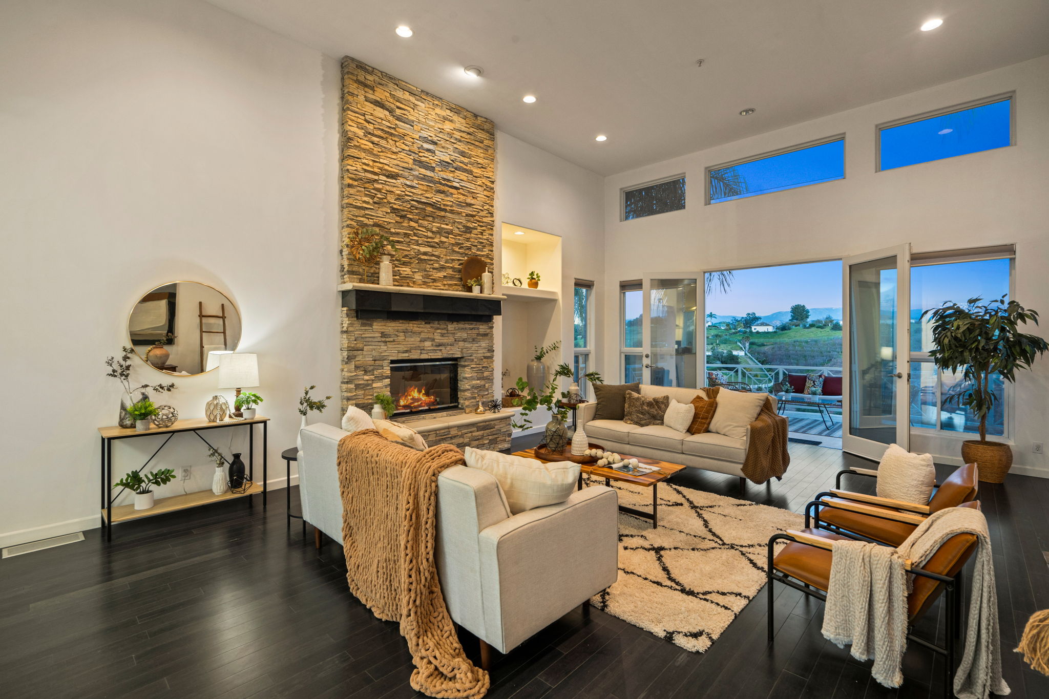 4462 Fallsbrae Rd-110