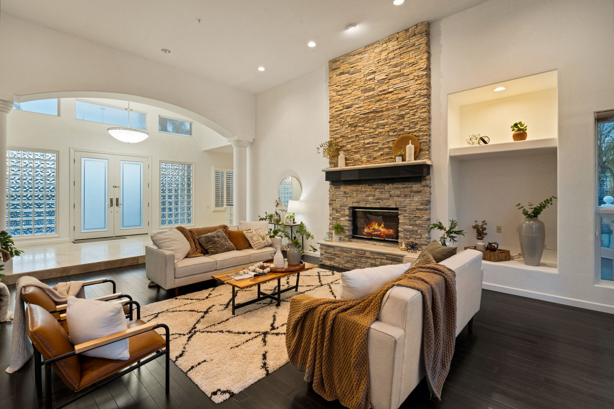 4462 Fallsbrae Rd-111