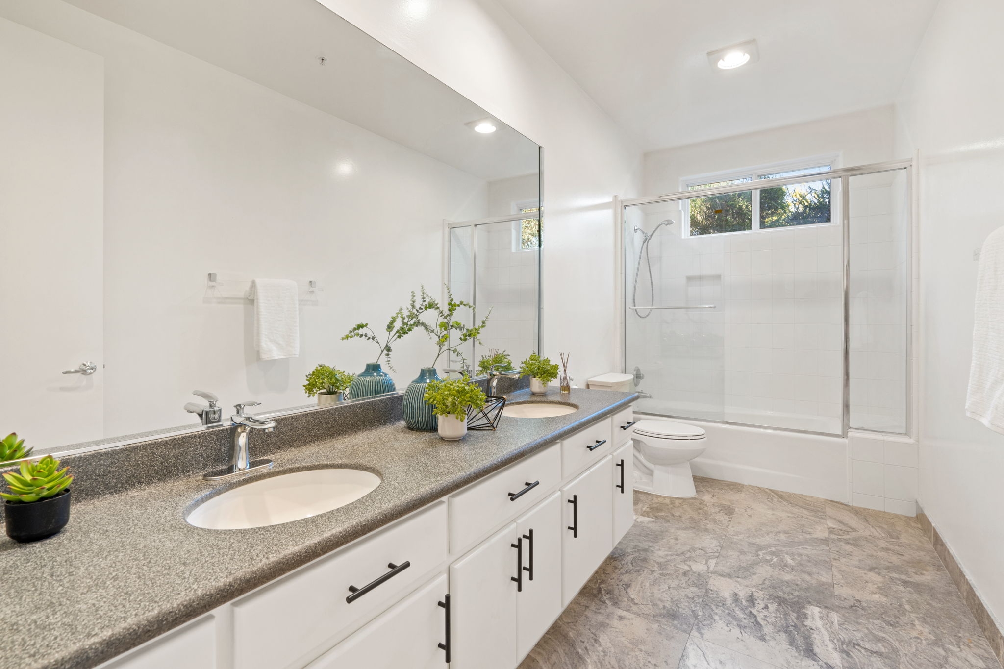 4462 Fallsbrae Rd-55