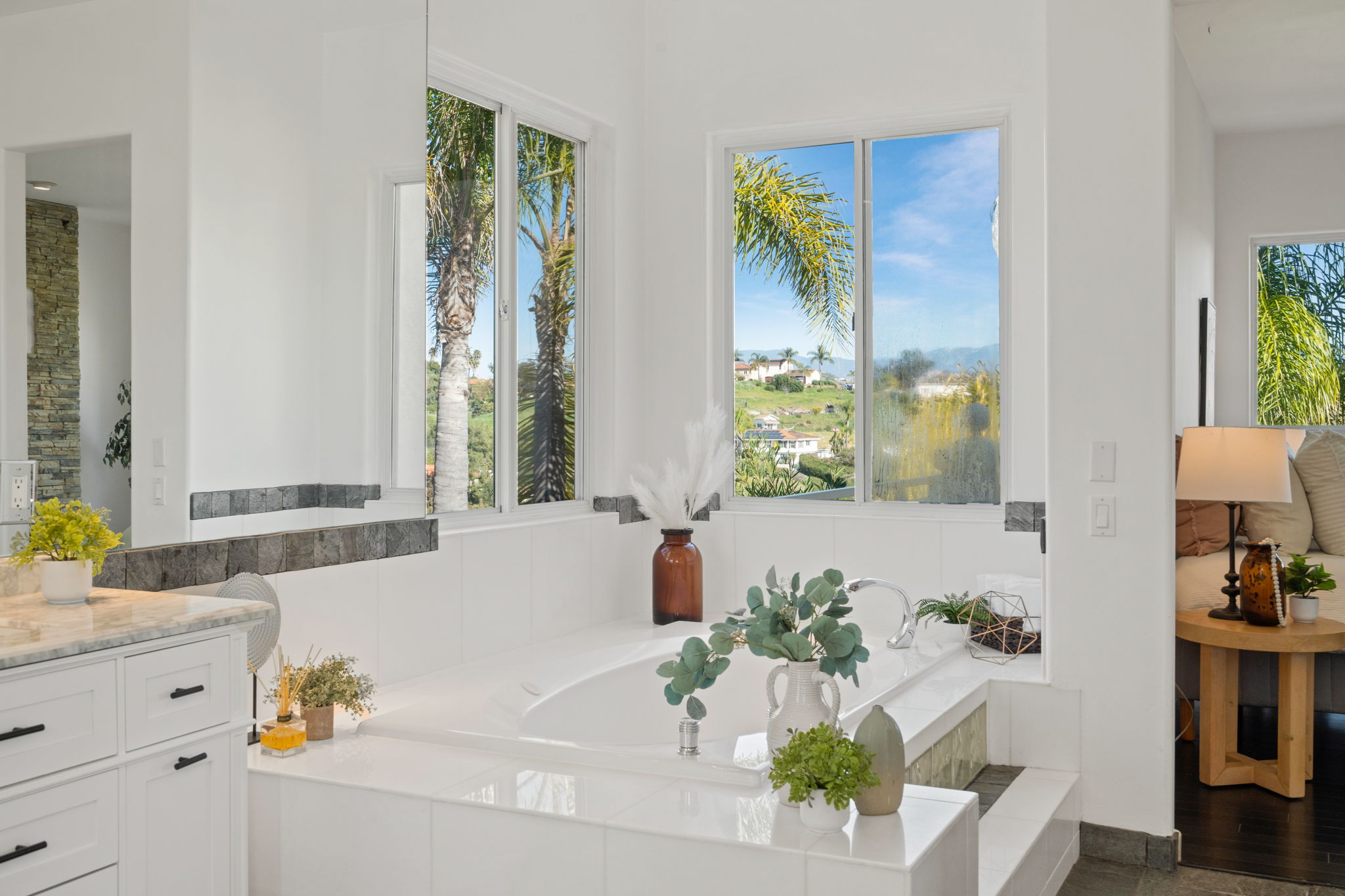 4462 Fallsbrae Rd-43