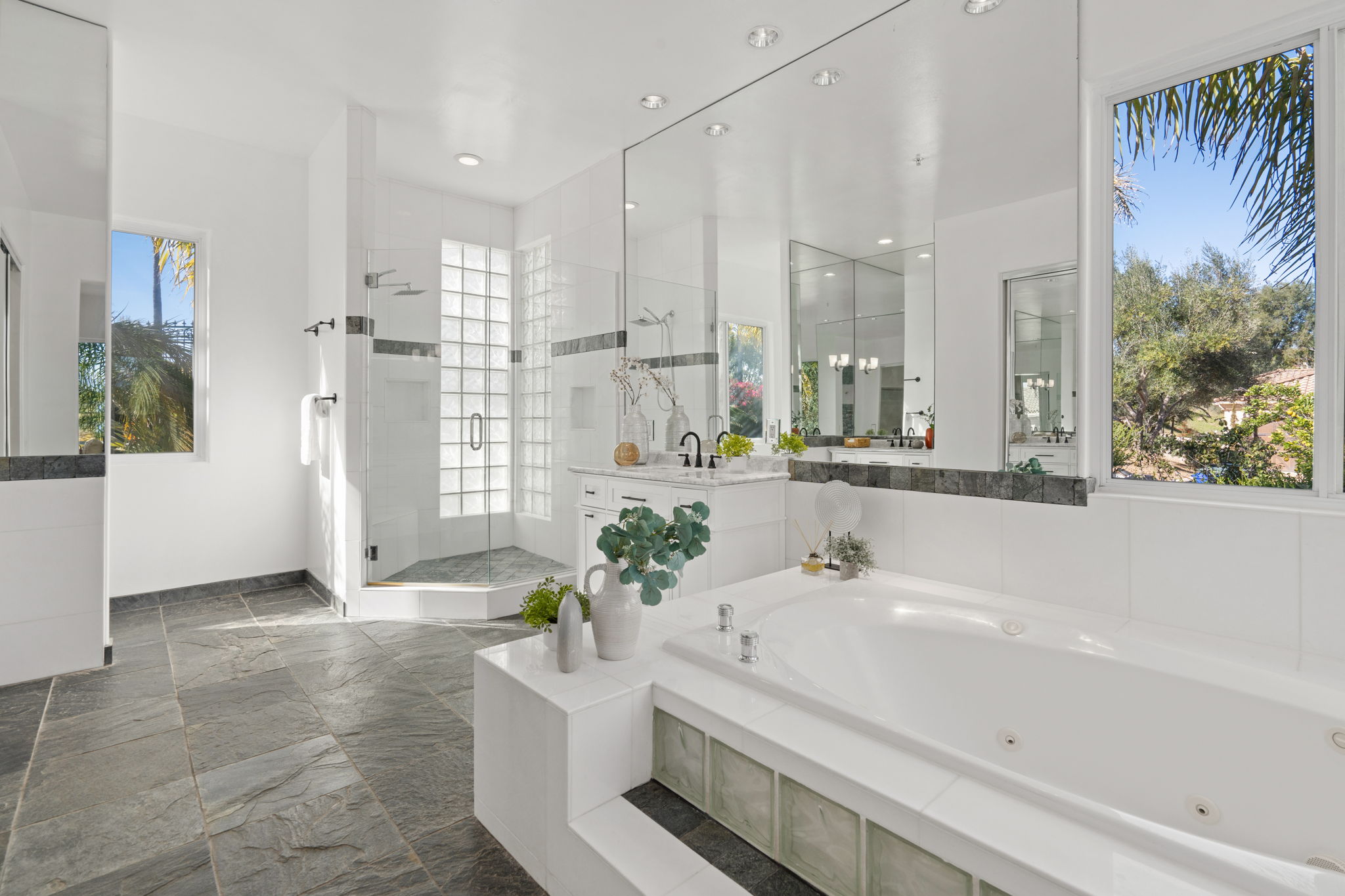 4462 Fallsbrae Rd-39