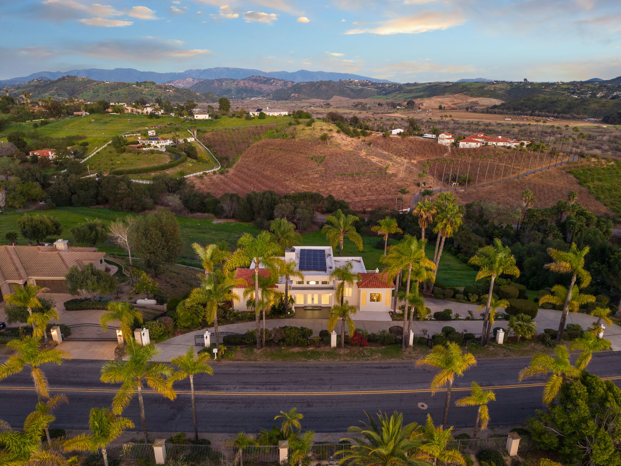 4462 Fallsbrae Rd-25