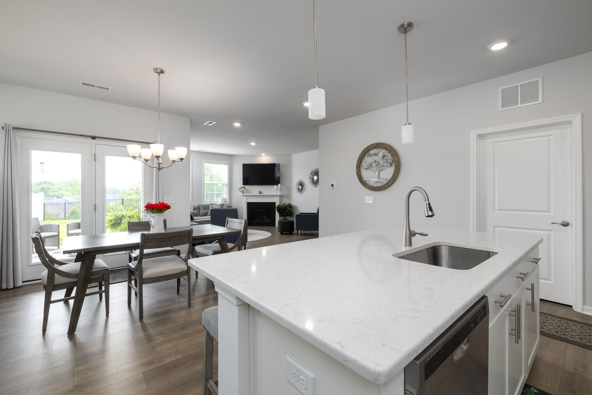 4463 Saphire Ct-13