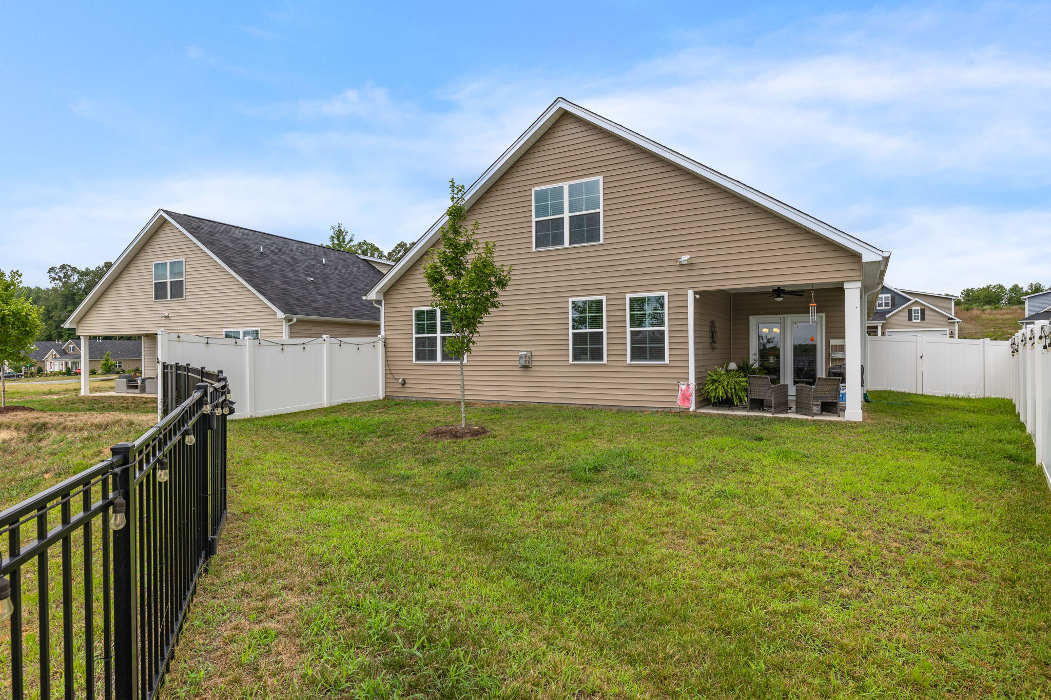 4463 Saphire Ct-33