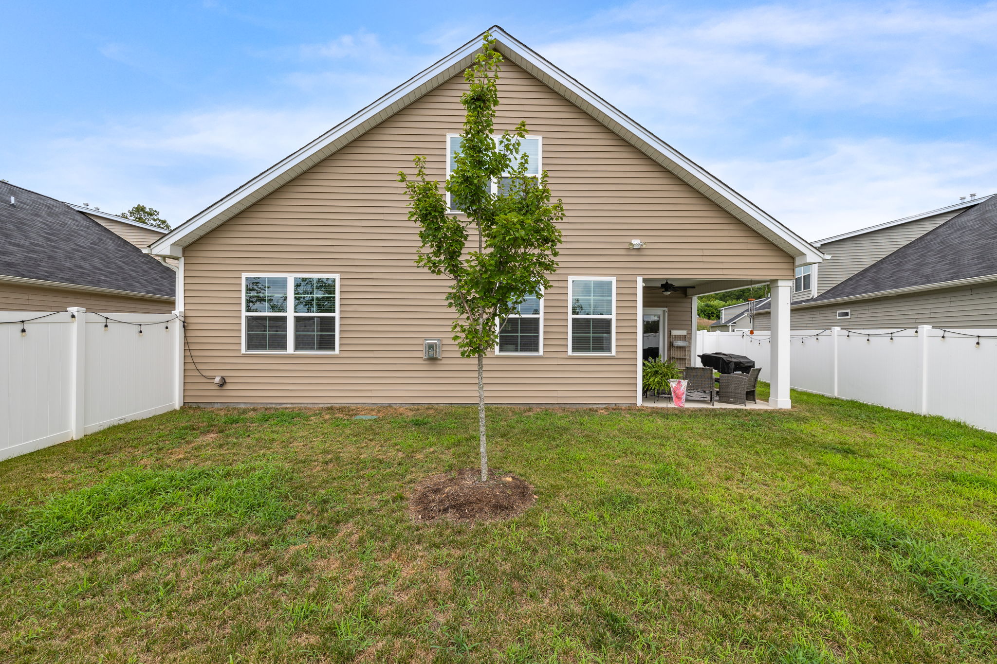 4463 Saphire Ct-34