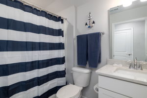 4463 Saphire Ct-27
