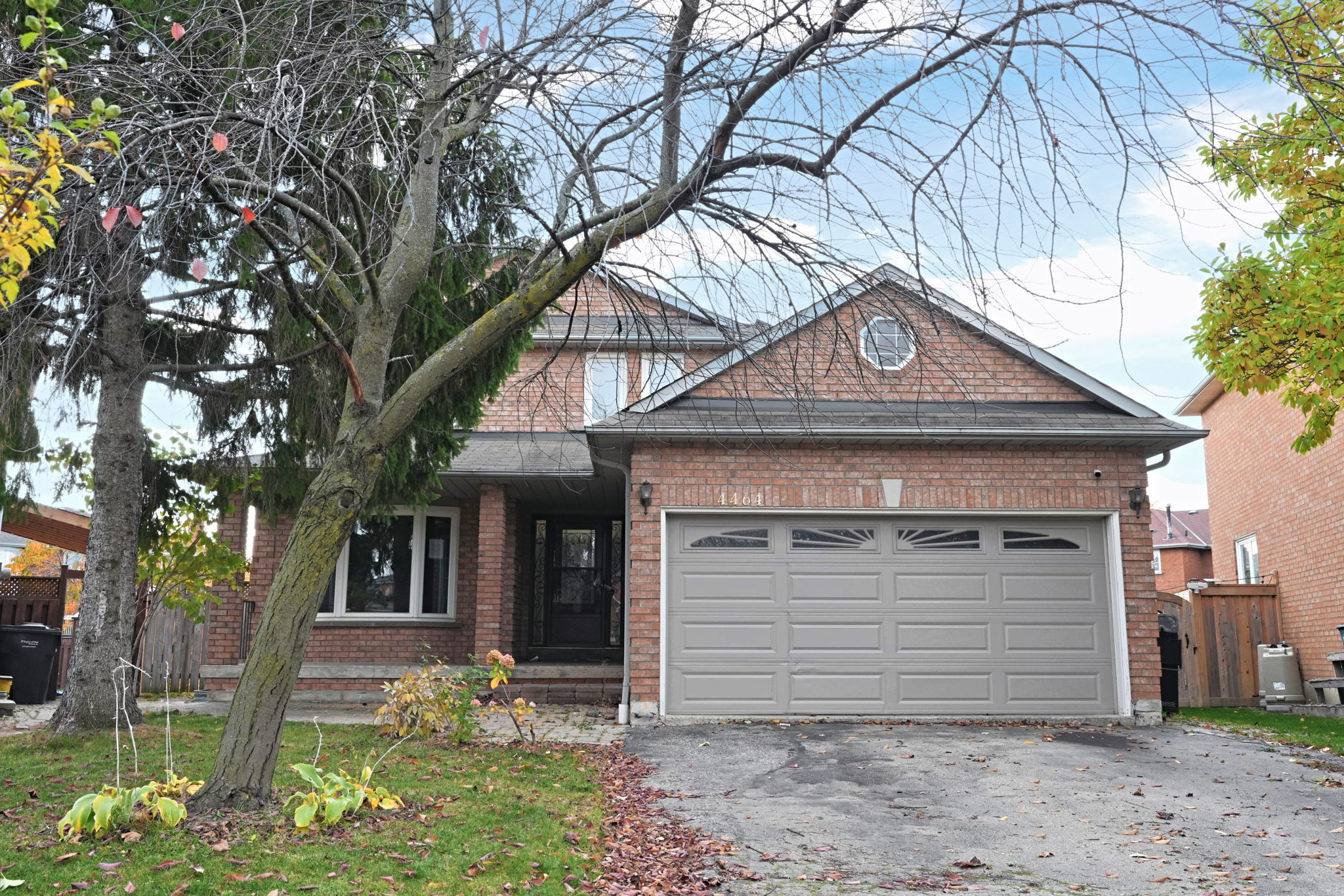4464 Stonemill Ct Mississauga, ON L5V 1E5