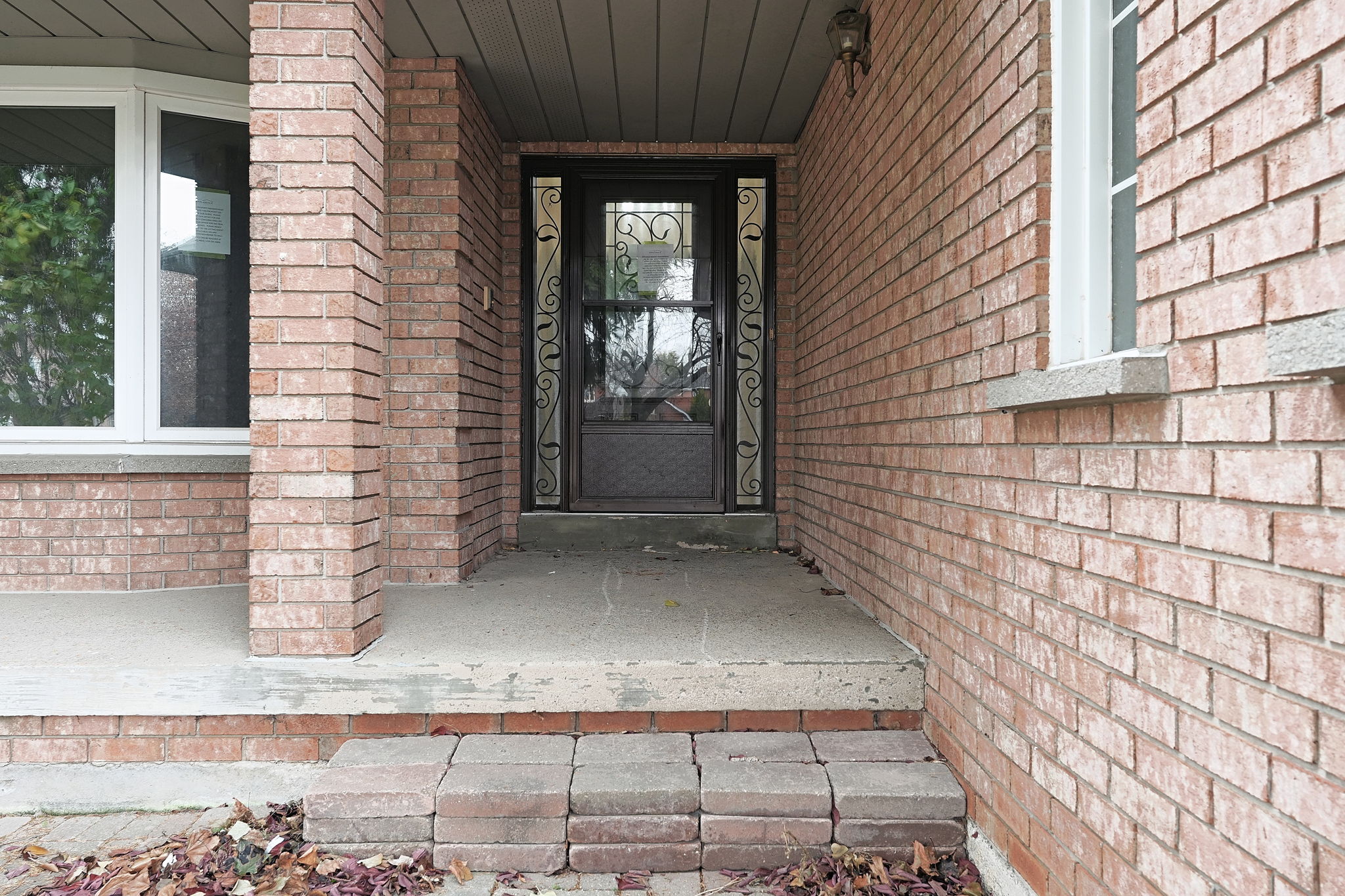 4464 Stonemill Ct Mississauga, ON L5V 1E5