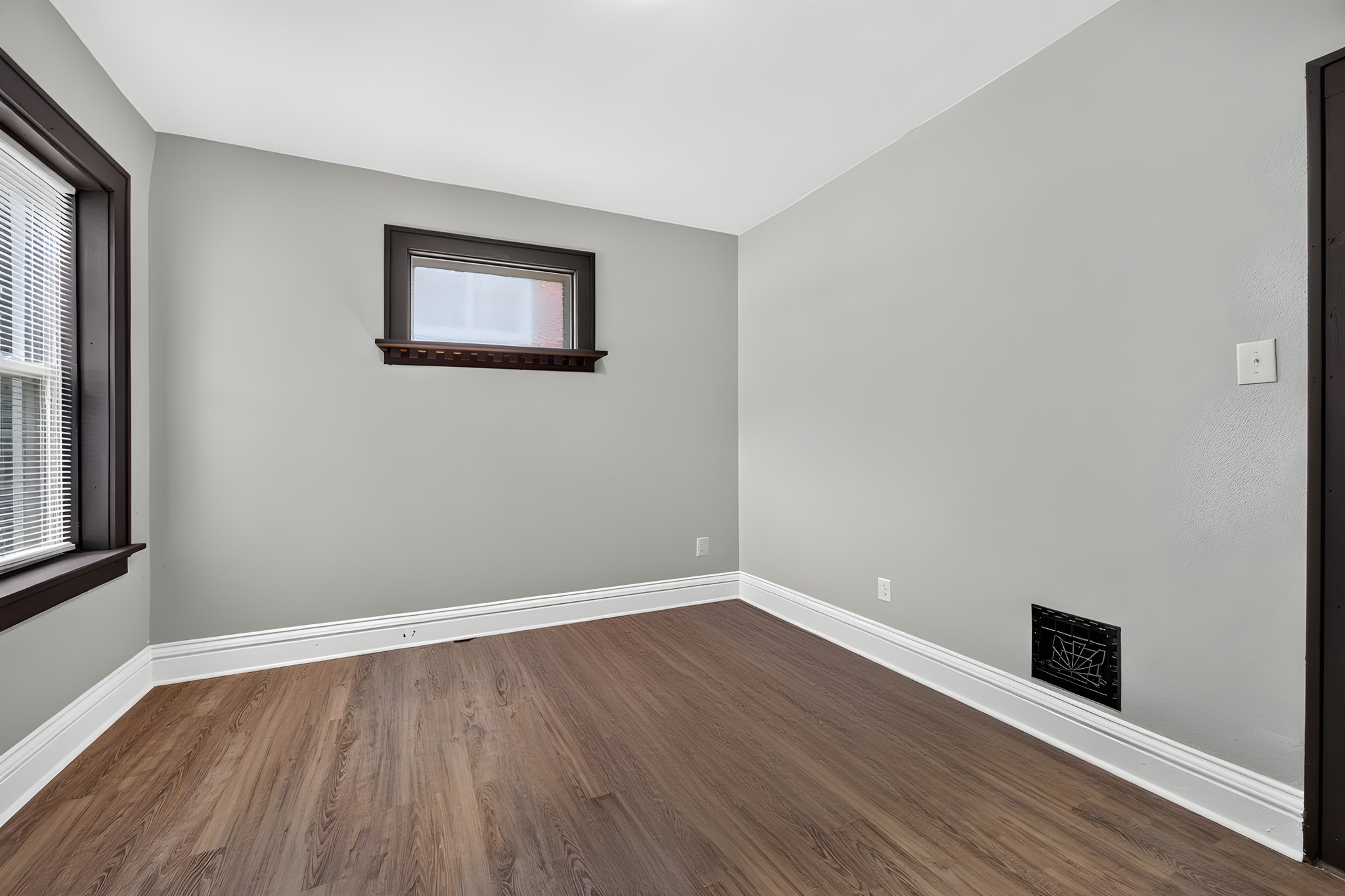 LUND8774 furniture removed.jpeg