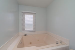 4468 Ocean View Ave, Virginia Beach, VA 23455, USA Photo 30