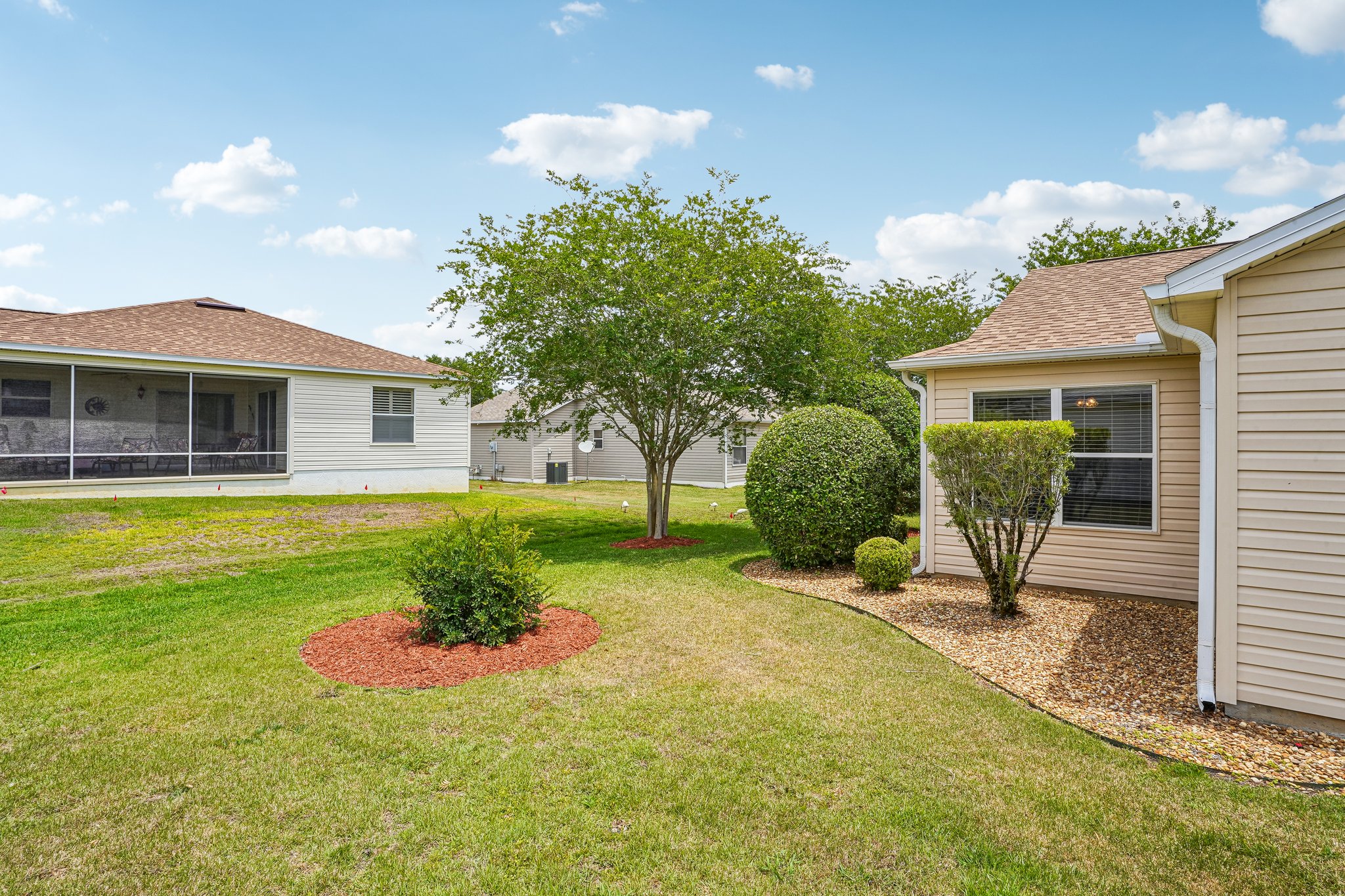 Foster Pl-S0905-036.jpg