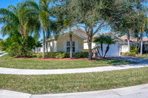 447 Lexington Ave SW, Vero Beach, FL 32962, USA Photo 3