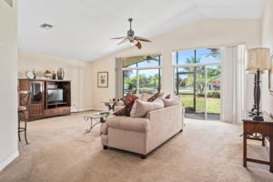 447 Lexington Ave SW, Vero Beach, FL 32962, USA Photo 7
