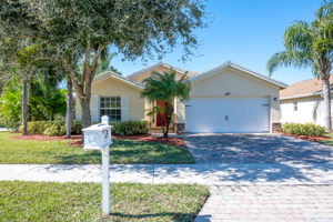 447 Lexington Ave SW, Vero Beach, FL 32962, USA Photo 1
