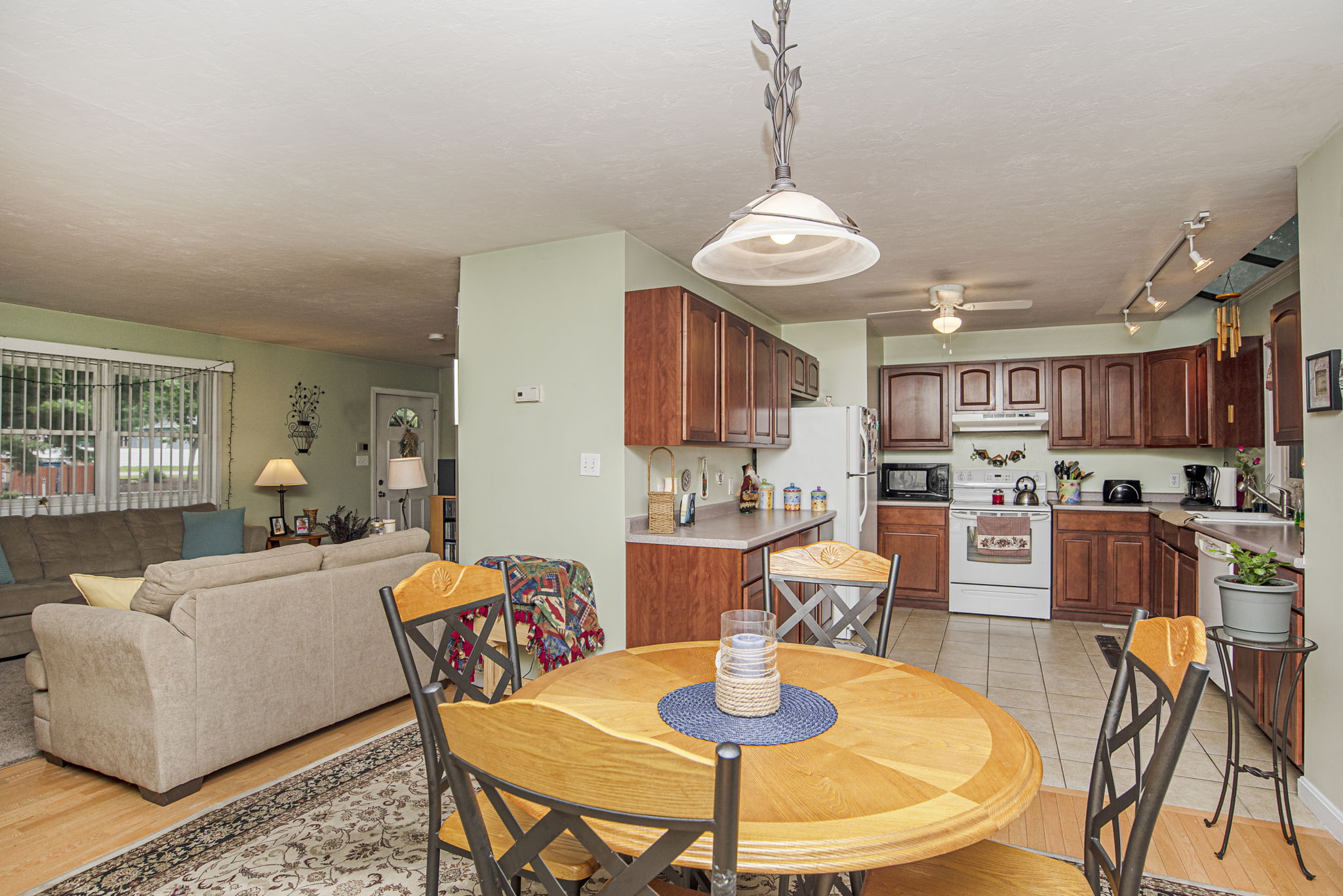  447 Stafford Rd, Tiverton, RI 02878, US Photo 18