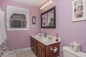  447 Stafford Rd, Tiverton, RI 02878, US Photo 43