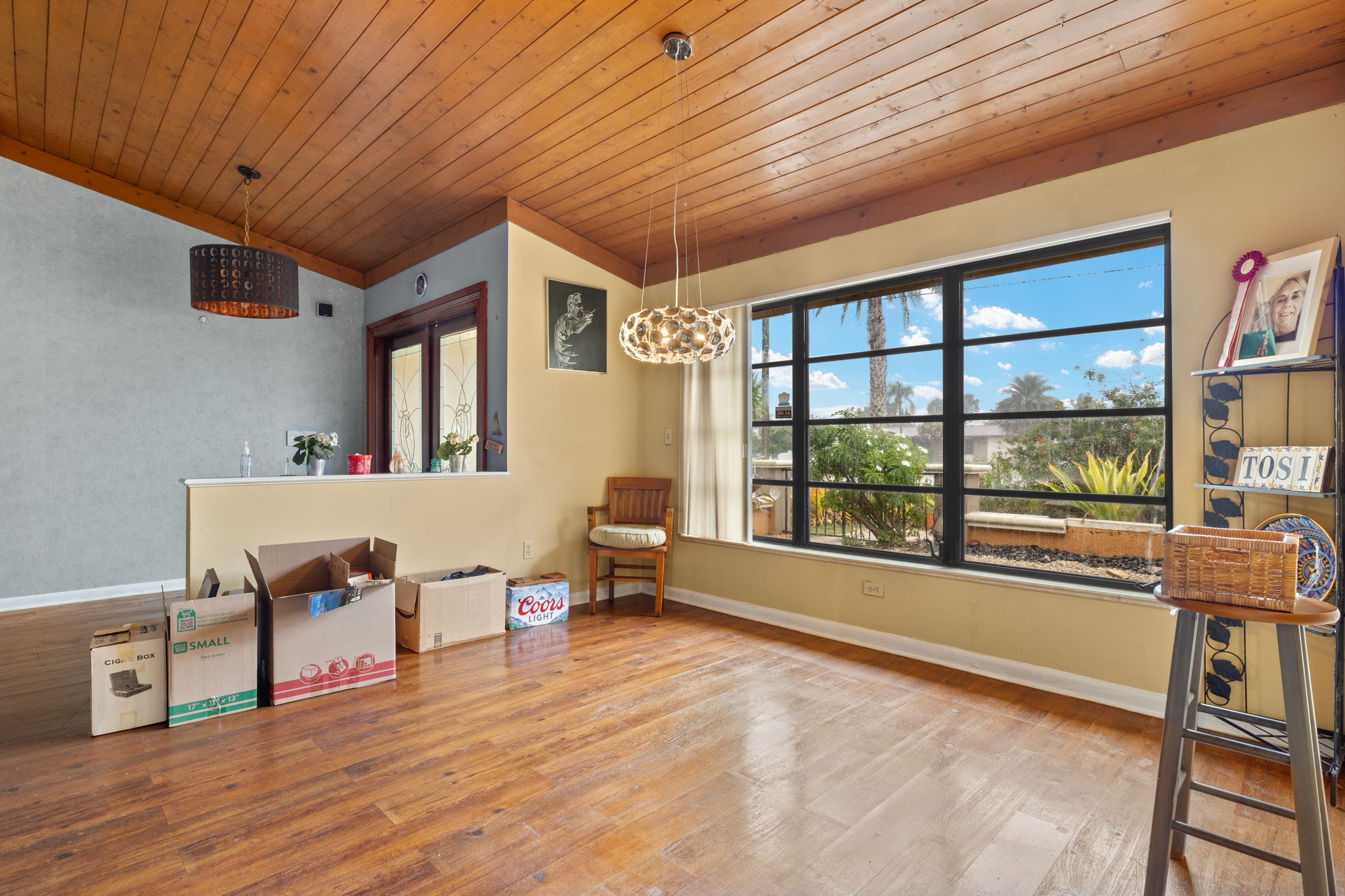 Dining Room 2 of 2