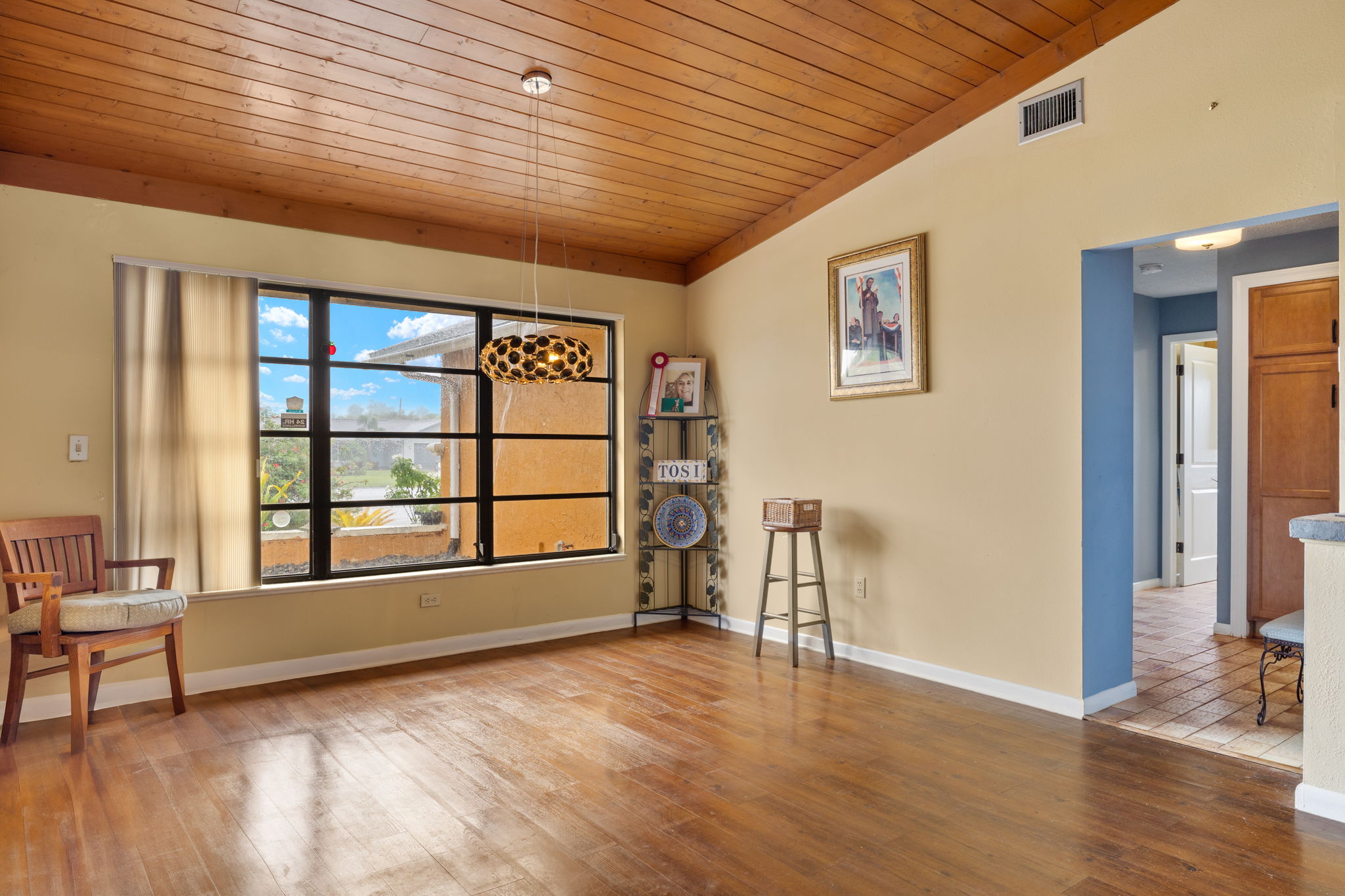 Dining Room 1 of 2