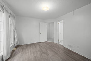  Photo 37