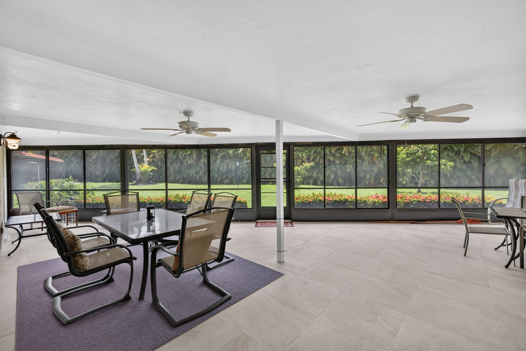 Lanai 1 of 2