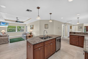 Kitchen 2 of 6