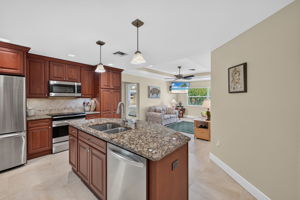 Kitchen 3 of 6