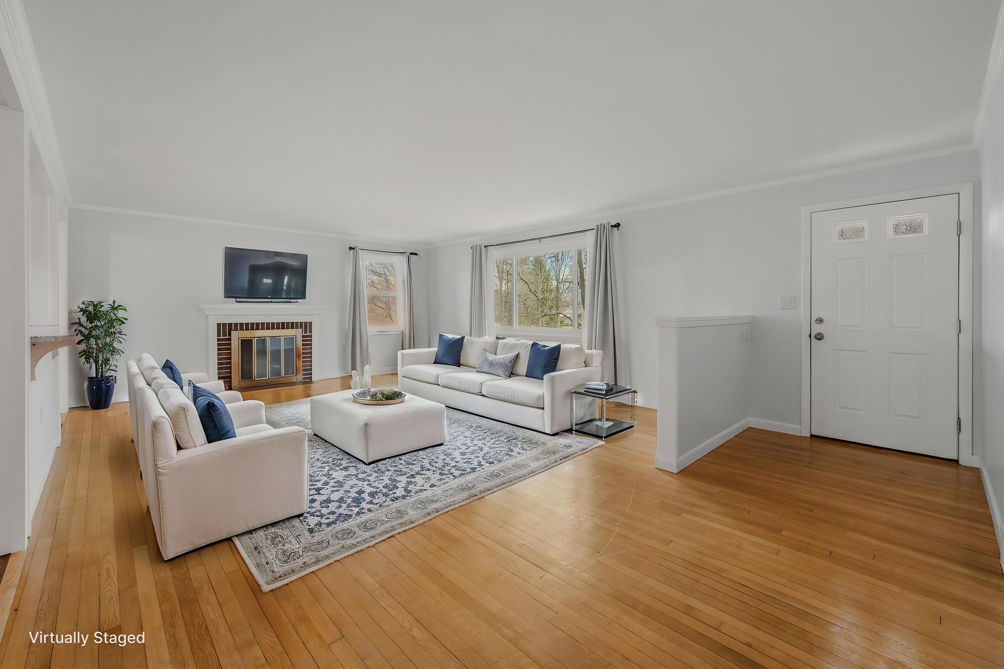 448 Mohegan Ave Pkwy, Waterford-1 virtually staged.jpeg