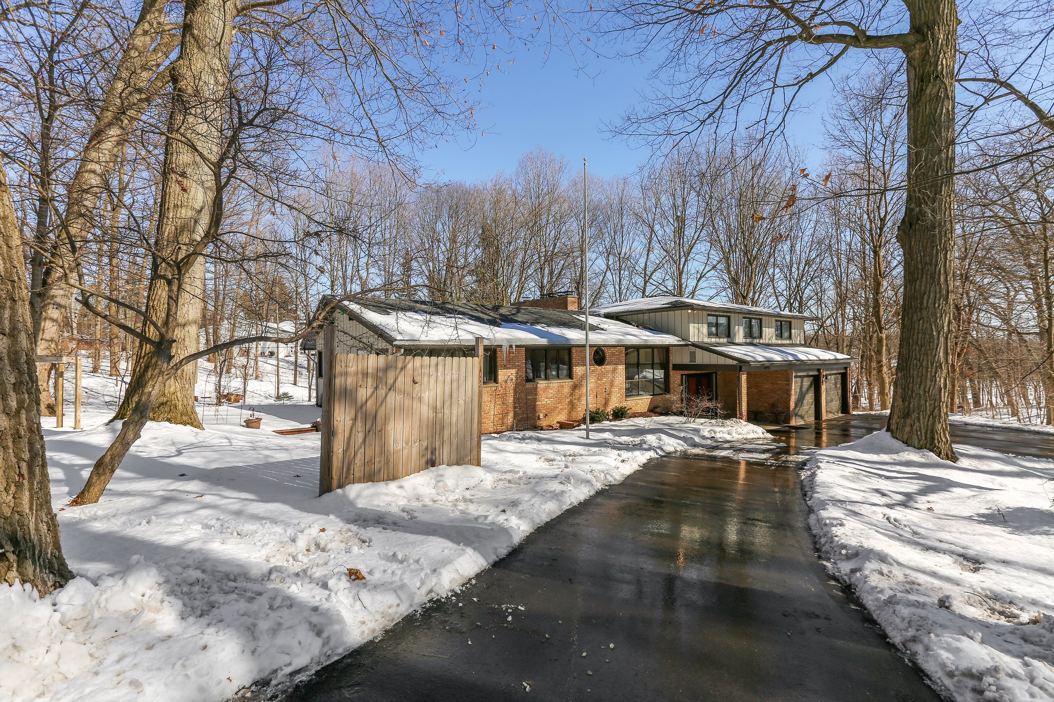 4480 W Loch Alpine Dr, Ann Arbor, MI 48103 Stylish Detroit