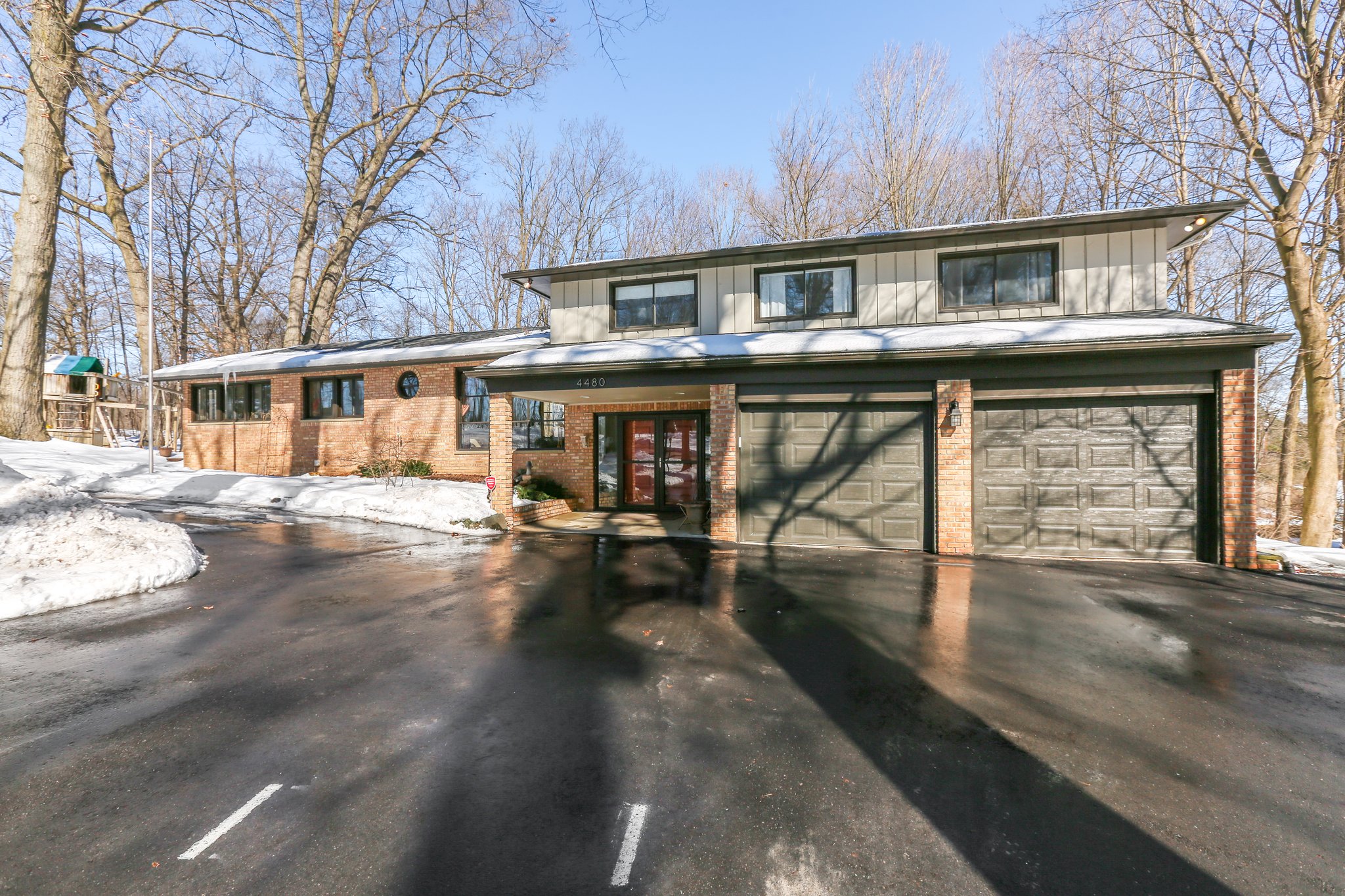 4480 W Loch Alpine Dr, Ann Arbor, MI 48103 Stylish Detroit