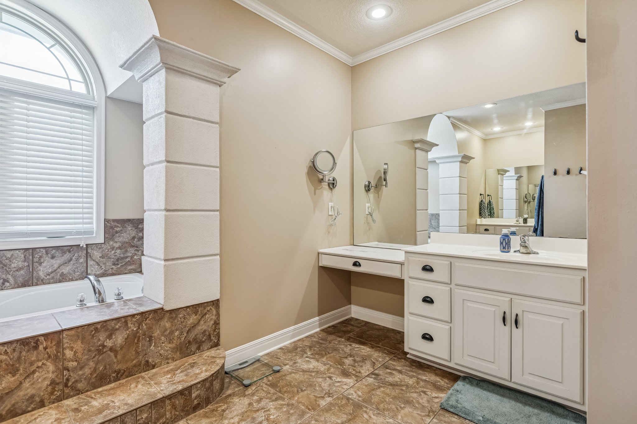 7977 - 4481 SW Raintree Shore Dr_027.jpg