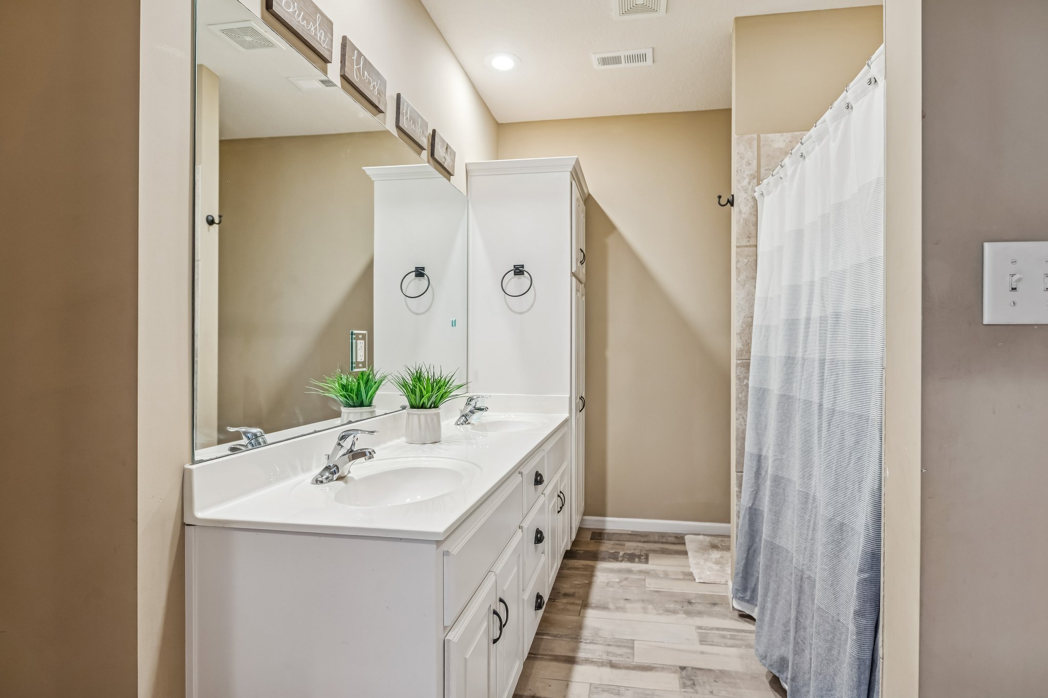 7977 - 4481 SW Raintree Shore Dr_039.jpg