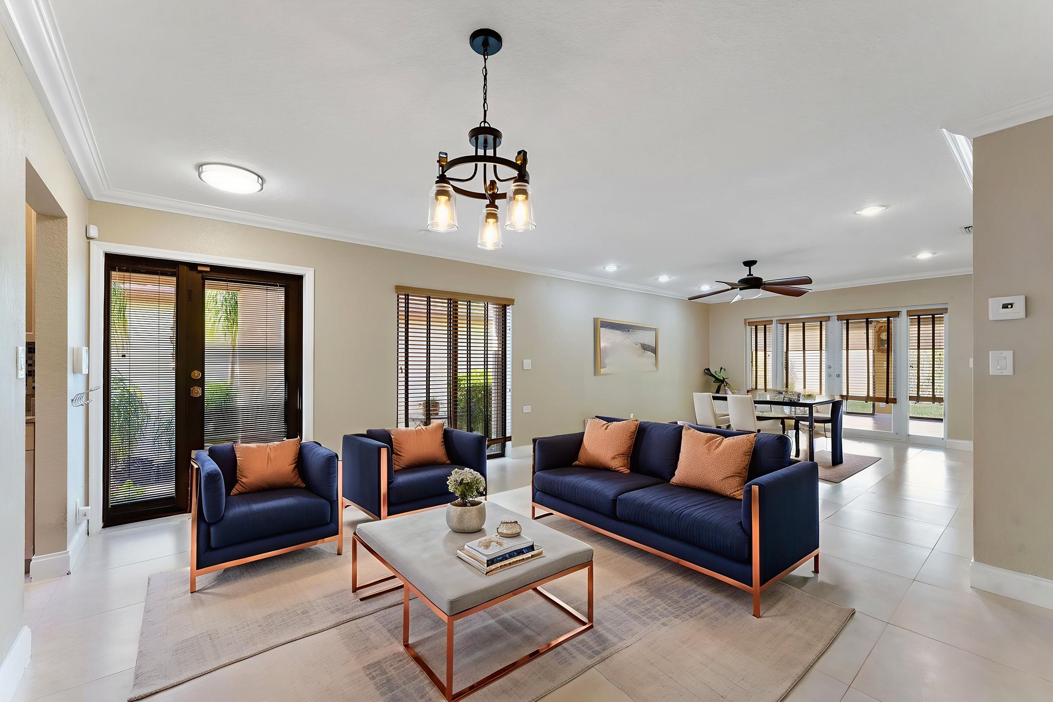 DSC03911 virtually staged.jpeg