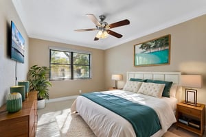 DSC03836 virtually staged.jpeg