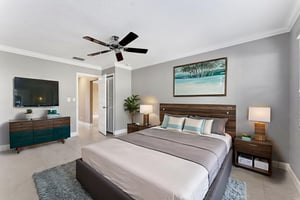 DSC03866 virtually staged.jpeg